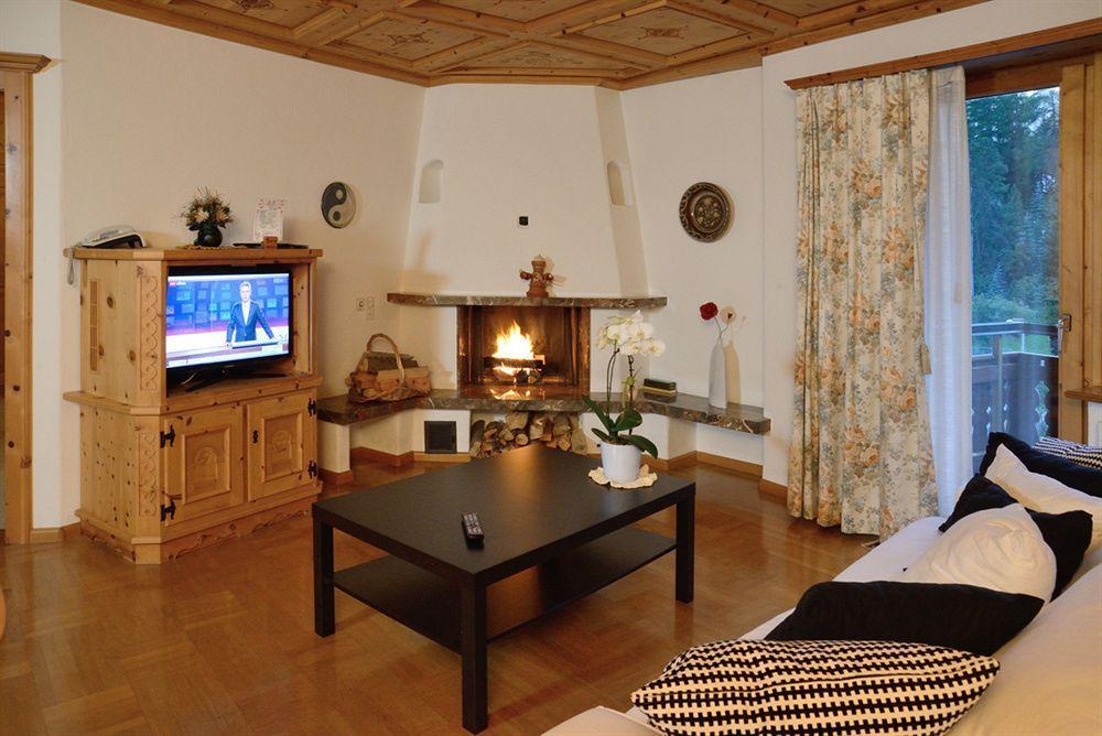 Hotel Corvatsch - Web Check-In Сейнт Мориц Екстериор снимка